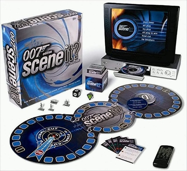 Mattel, Inc. Scene it? James Bond Kinoquiz mit DVD - Bild 1