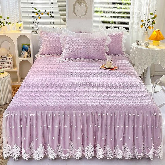 Your Warm Home Bettwäsche-Set aus gestepptem Korallenvlies in Lila, bestehend aus 3-teiliger Tagesdecke und Kissenbezügen für Herbst und Winter, B/H: 180 x 220 cm - Bild 1