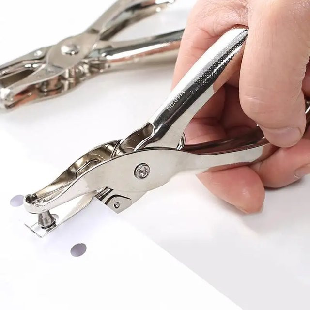Einzellocher aus Metall in Silber mit 8 Blatt Kapazität und 3 mm Lochdurchmesser für Büro, Schule und Scrapbooking - Bild 1