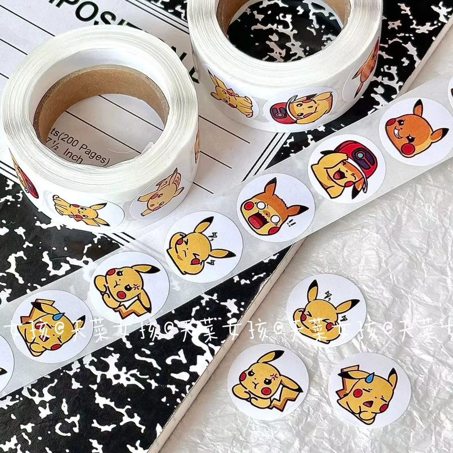 500 Stück Pokemon Pikachu und Charizard Aufkleber von Takara Tomy, runde Kawaii Anime Sticker in Multicolour für Graffiti und Gepäck - Bild 4