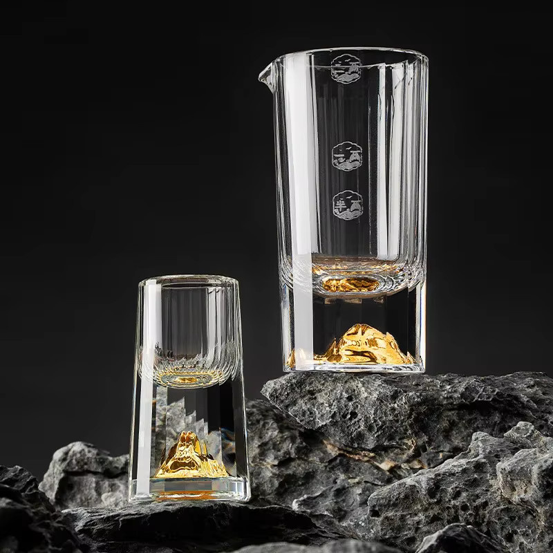 Chinesische Baijiu Tasse aus Kristallglas mit vertikalem Korn-Design in Transparent, ideal für die Spirituosen-Verkostung - Bild 2