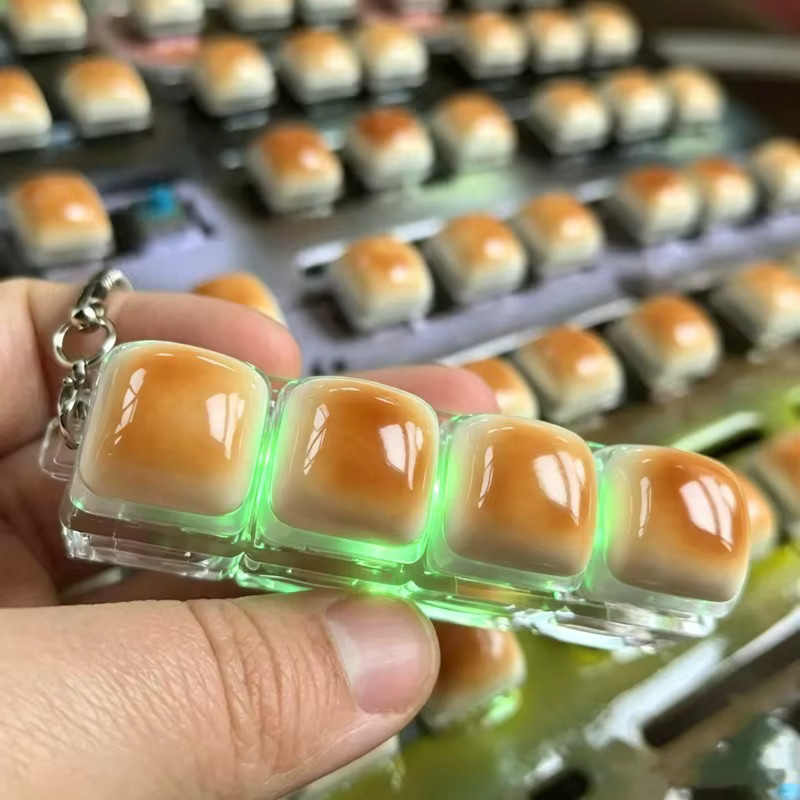 Bandai Schlüsselanhänger mit Licht, Karamell-Brot-Tastatur, Unisex - Bild 3