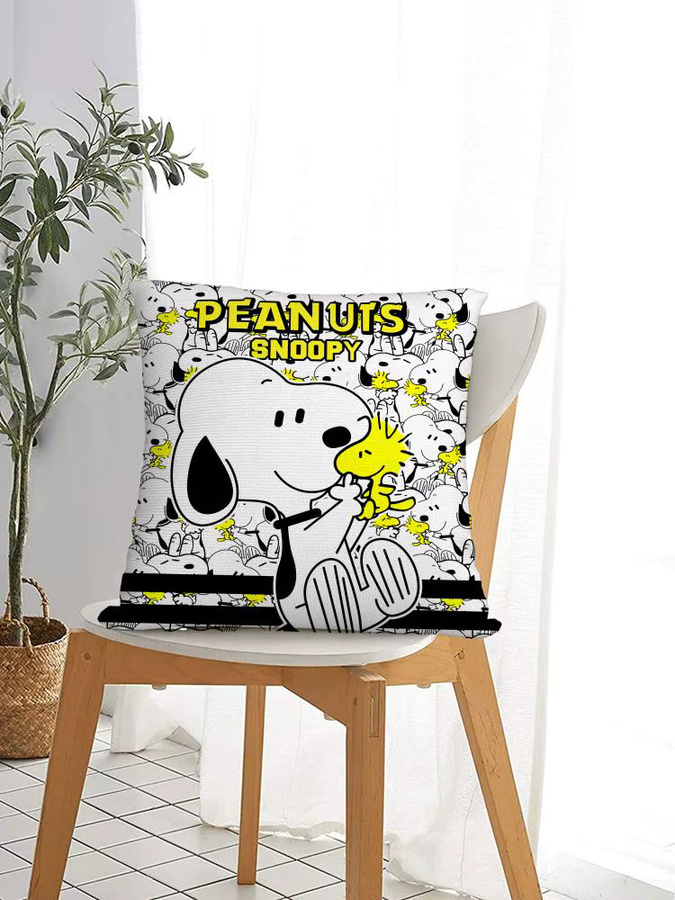 MINISO Snoopy Kissenbezug aus Plüsch in Schwarz, quadratisch, 30 x 30 cm - Bild 2