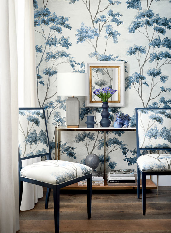 Anna French Tapete Dalton Botanisches Floral Design in Blau und Weiß auf Perlmutt Vlies Tapete - Bild 2