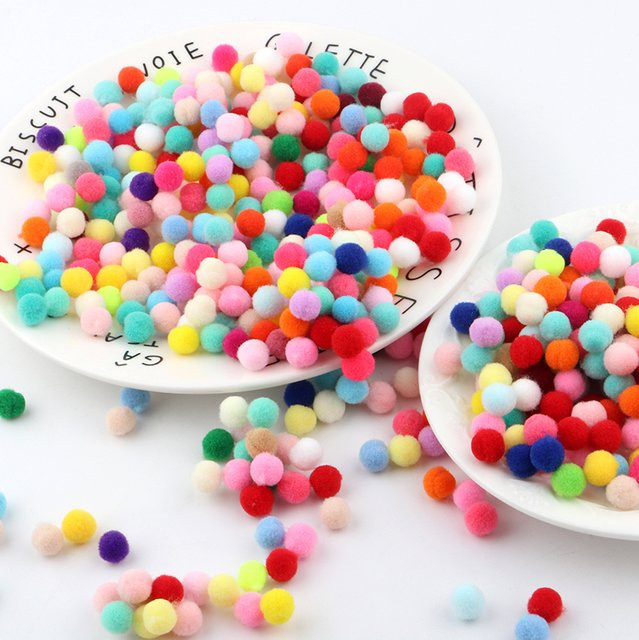 300 Stück flauschige Bommelbälle zum Basteln und Nähen, 10 mm Durchmesser, Multicolor und Gelb - Bild 1