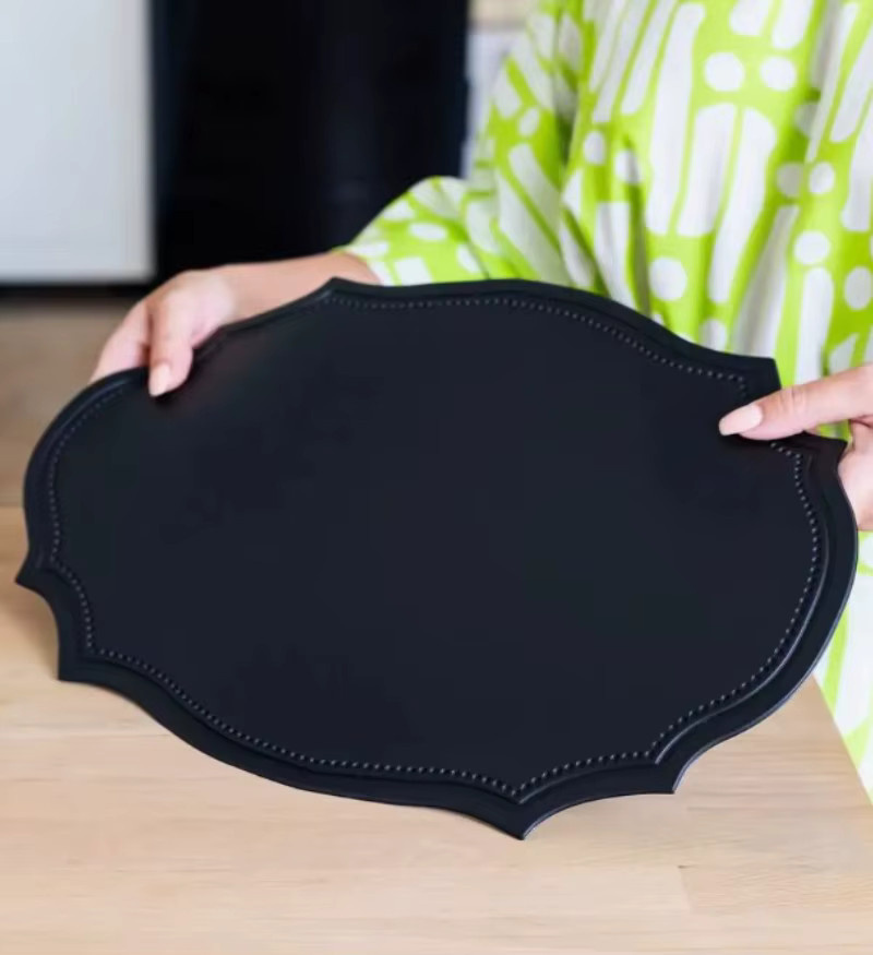Set aus geformten PU-Kunstleder Tischsets von inyahome in Schwarz, Rosa und Grün - Bild 3