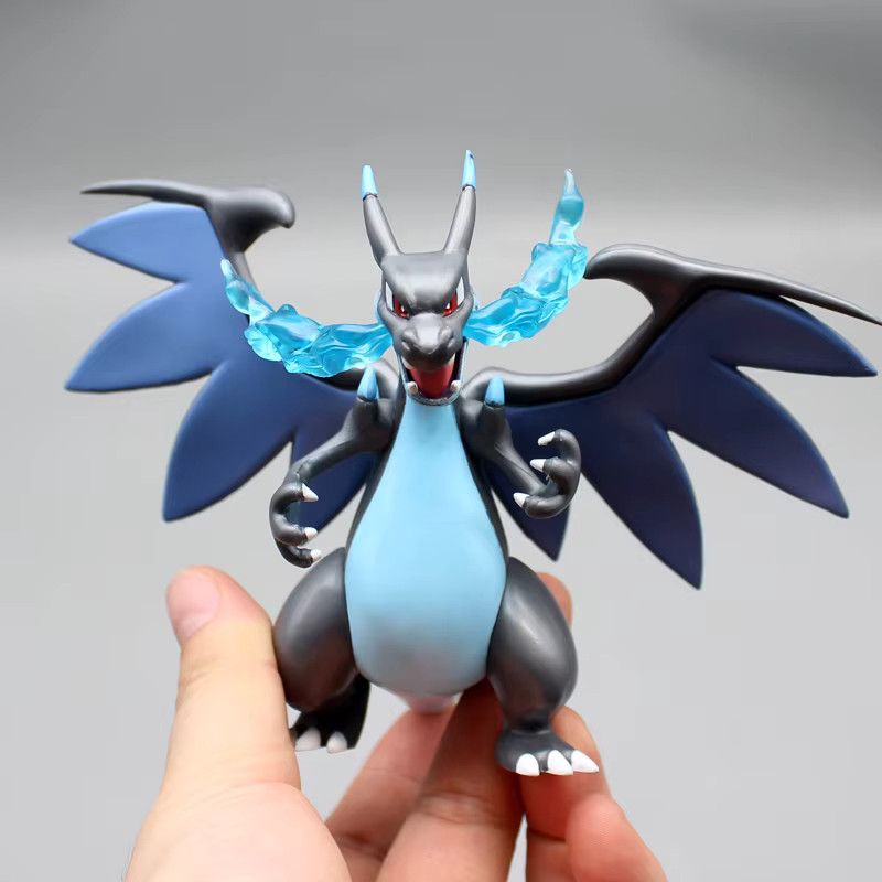 Bandai Pokemon Anime Figur Tyranitar und Charizard aus PVC als Sammlerstatue und Dekoration für Kinder - Bild 1