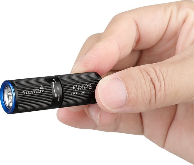 Trust fire Mini2s EDC Mini LED-Taschenlampe, wiederaufladbar via USB, 220 Lumen, Schwarz - Bild 1