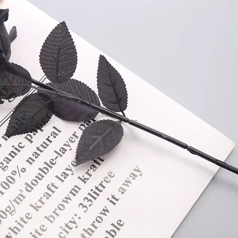 Uflower Einzelne Rose Schwarz als künstliche Dekoration im Gothic Stil für Halloween und Hausgarten - Bild 4
