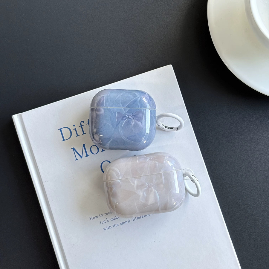 Apple AirPods Schutzhülle mit Seidenstruktur, Perlglanz und Bowknot-Bandmuster in Blau und Weiß für AirPods 1, 2, 3, 4, Pro 2 und Pro 3 - Bild 4