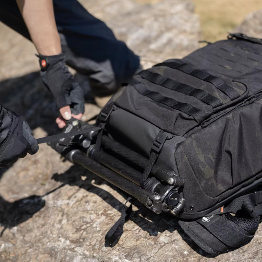 PGYTECH OneMo Taktischer Rucksack in Braun, wasserdichte Fotokameratasche mit 15,6-Zoll-Laptop-Fach für DSLR, SLR und spiegellose Kameras - Bild 3