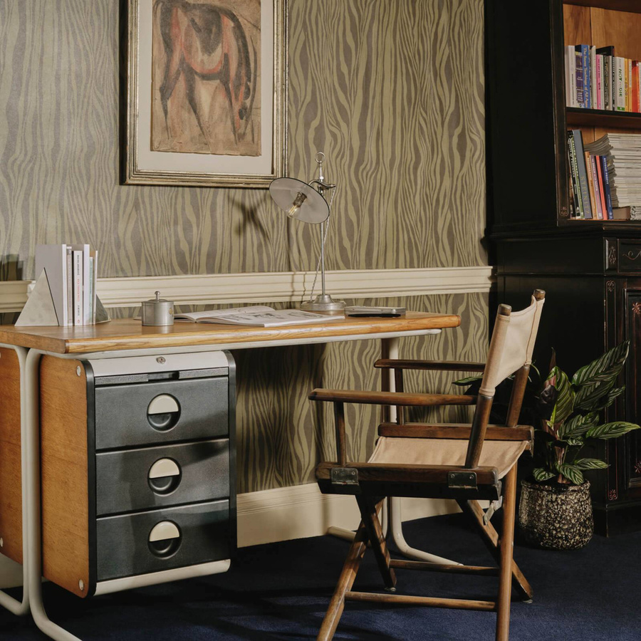 House of Hackney Tapete Dazzle Laurustine mit Animal Print im modernen Design - Bild 1
