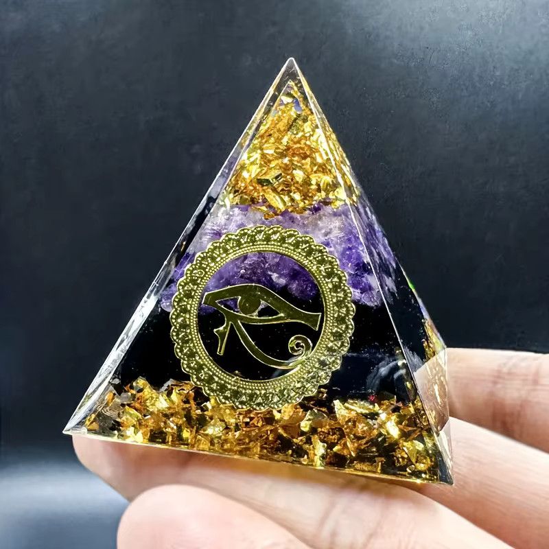 Dekorative Obsidian Kristallpyramide mit ägyptischem Augen-Motiv als Tischdekoration und Worry Stone - Bild 3