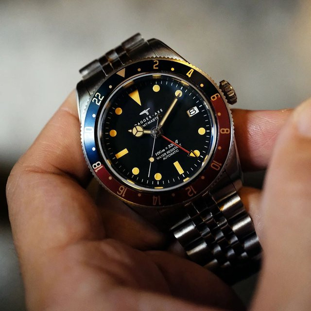 DAGGERAXE Herren-Taucheruhr, Automatik, Edelstahl, 39 mm, GMT, Schwarz - Bild 1