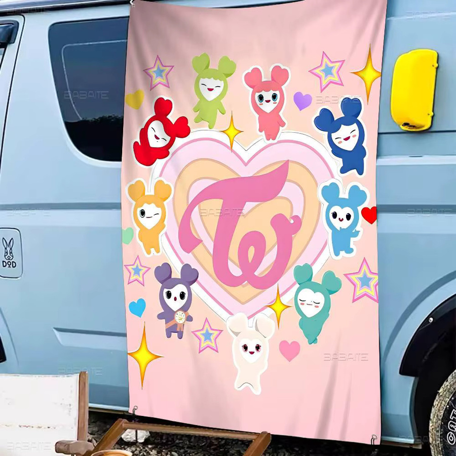 Potdemiel Kpop Twice Cartoon Wandbehang in Multicolour als dekorativer Banner für deine Raumdekoration - Bild 2