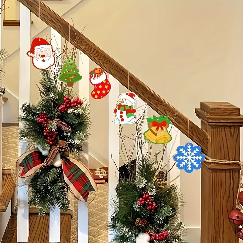 DUTRIEUX Weihnachtsschmuck aus Holz Set mit Socken, Glocken und Schneeflocken in Weiß, 80 Stück mit 20 m Juteseil für DIY Weihnachtsdekoration - Bild 2