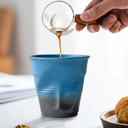 Tranquil Homes Unregelmäßiger Kaffeebecher aus Keramik in Blau, 200 ml