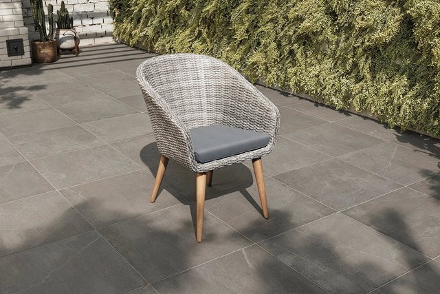 OUTFLEXX Kota Cocktail-Sessel aus Akazie und Polyrattan in Grau-meliert inklusive Auflage, B/T/H: 60 x 65 x 84 cm - Bild 1