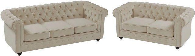 Vente-unique Chesterfield Couchgarnitur aus Samt in Beige bestehend aus einem 2-Sitzer und einem 3-Sitzer mit B/H/T: 205 x 165 cm - Bild 1