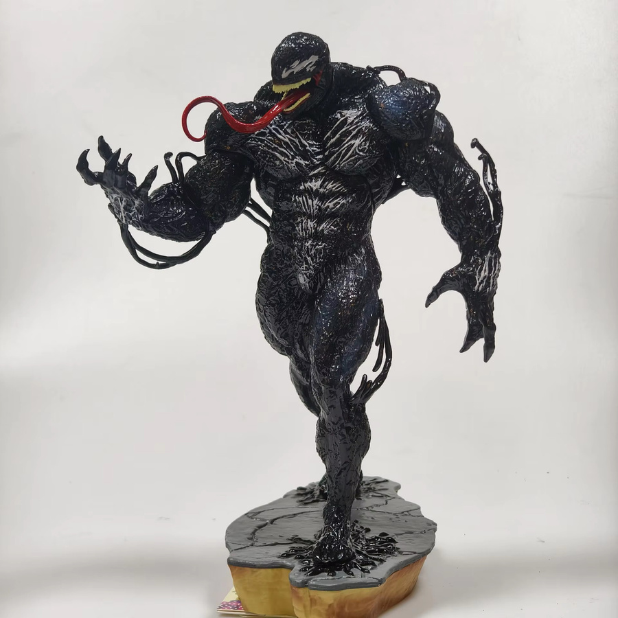 Bandai Marvel Red Venom, Desktop-Dekoration Ornament, 30 cm - Bild 1