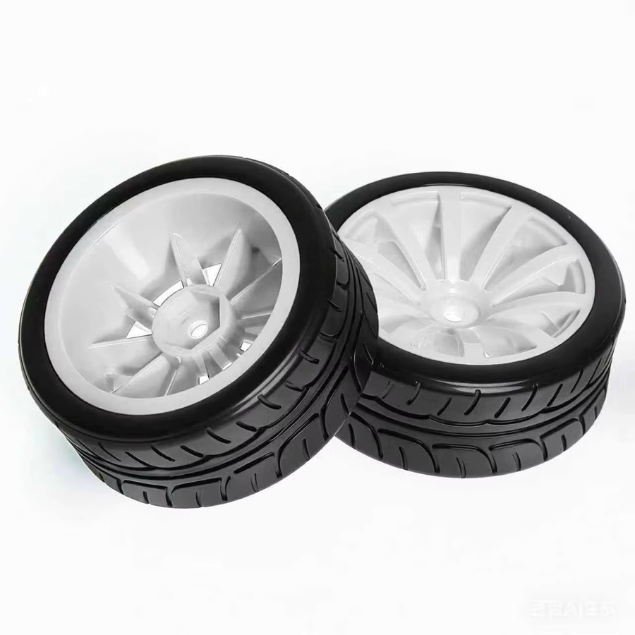 OPS Kunststoff-Felgennabe und Gummireifen, 4-teiliges Set, 1:10 - Bild 2