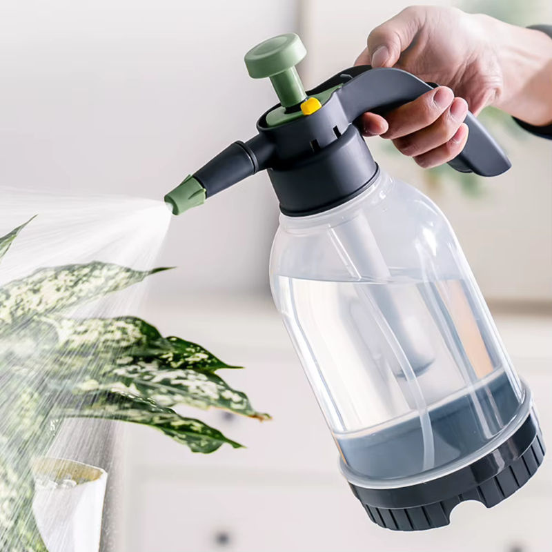 Manuelle Handdruck-Gartensprühgerät in Orange mit 2 l Fassungsvermögen für Pflanzen und Auto - Bild 4