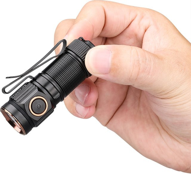 Trustfire MT10 EDC-Taschenlampe in Schwarz mit 1000 Lumen, wiederaufladbare LED-Lampe mit USB-C und IPX8-Wasserdichtigkeit - Bild 1