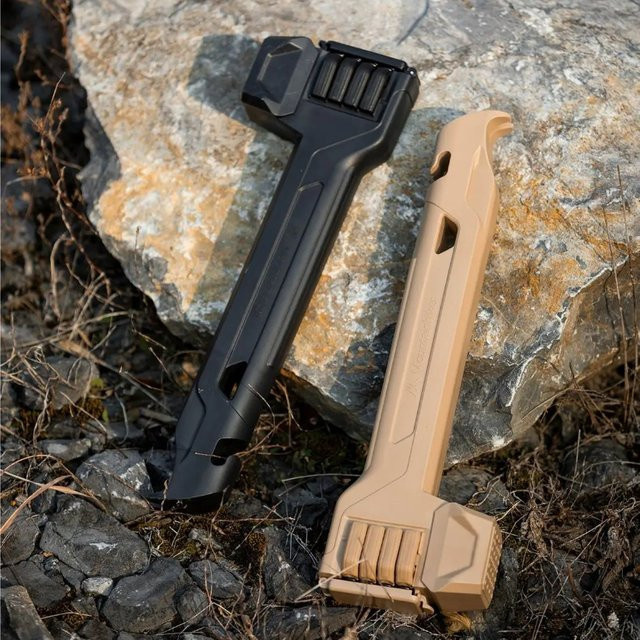 MOUNTAINHIKER 8-teiliges Campingzelt-Set mit Hammer und 18 cm langen Zeltnägeln in Schwarz - Bild 1