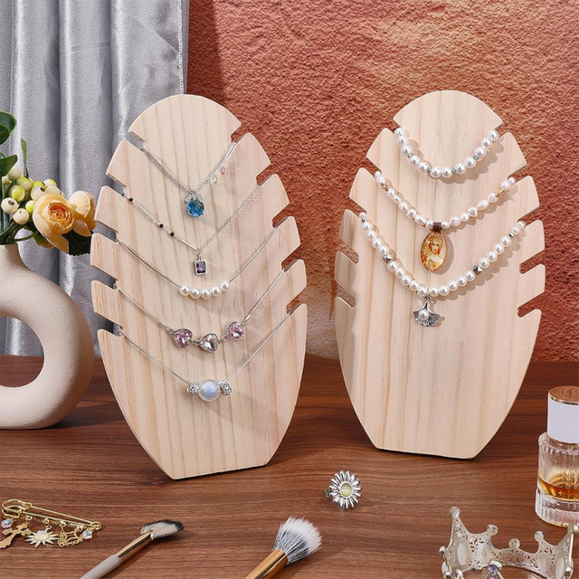 Blattförmiger Halskettenständer aus Holz in Braun als Schmuckhalter-Organizer für Zuhause und Boutique - Bild 1
