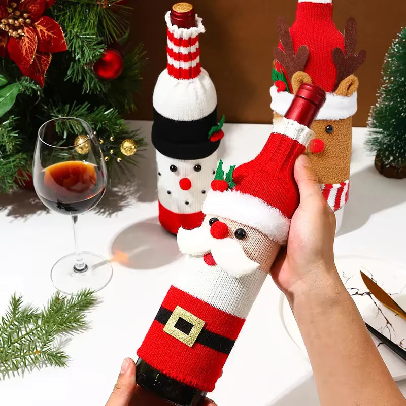Weihnachten Wein Flaschenhüllen Set aus Textil mit Santa und Schneemann in Rot für Tischdekoration und Geschenke - Bild 3