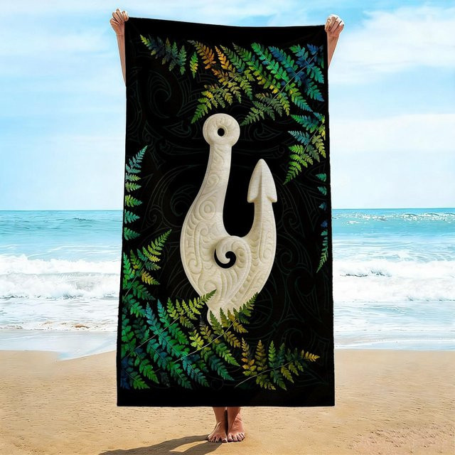 Maori Strandtuch aus weicher Mikrofaser mit Hei Matau und Farn Druck, schnelltrocknendes Badetuch für Pool und Reise, Breite: 40 cm, Höhe: 60 cm - Bild 1
