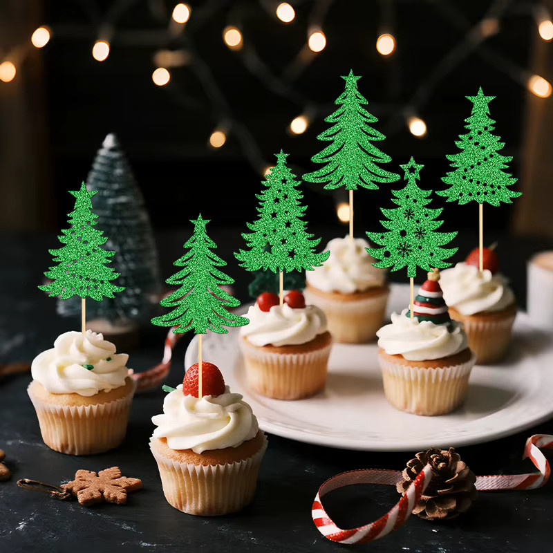 YOMDID 24 Stück Weihnachtsbaum-Cupcake-Topper in Grün, glitzernde Weihnachtsbaum-Kuchendekorationen im Winter-Thema als Cupcake-Picks - Bild 5