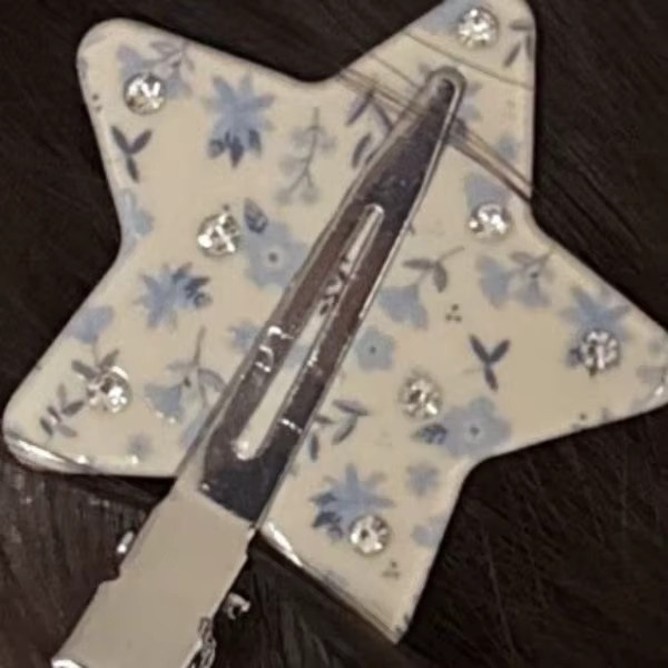 INS Haarspangen-Set, 2-teilig, sternförmig, Blumenmuster, Strass-Dekor - Bild 2