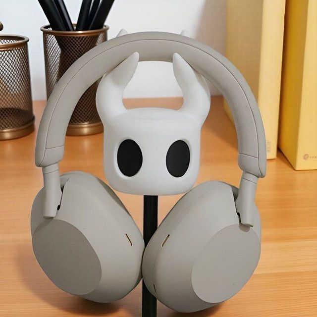 JINHF Kopfhörerständer und Controller Halter im Hollow Knight Silksong Anime Design als Desktop Ornament für deinen Esport Raum - Bild 1