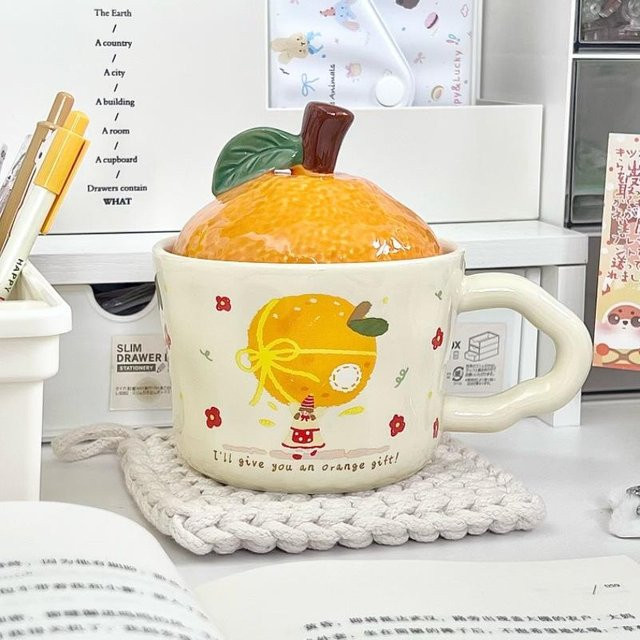 Keramiktasse mit Deckel von Yiran toy 1 in Orange, Beige oder Pink, 500 ml - Bild 1