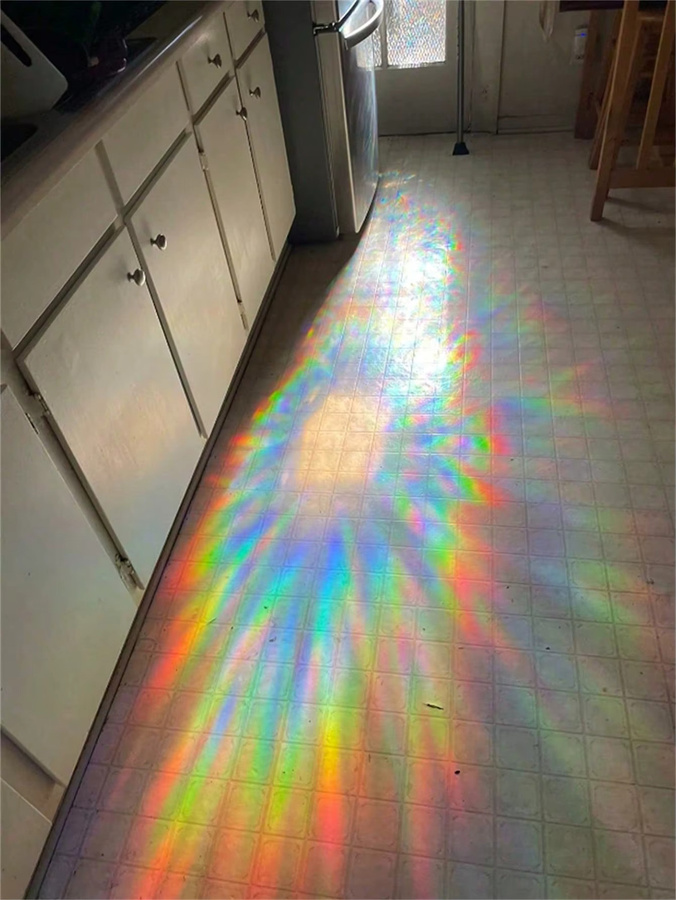 BUNPIG 3D Regenbogen-Fensterfolie als Sichtschutz in Multicolour, statisch haftend und dekorativ für Glasflächen - Bild 3