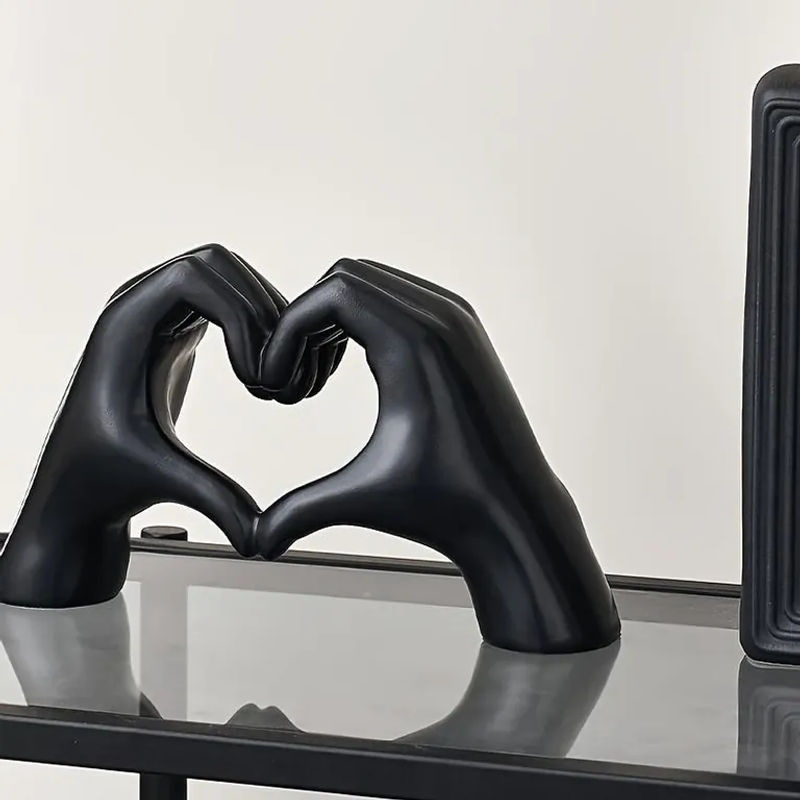 Mango Event Dekoskulptur Finger Liebesgeste aus Kunstharz in Schwarz, moderne Tischdekoration für Wohnzimmer oder Hochzeit, H x B x T: 11,5 x 6,7 x 6,7 cm - Bild 5
