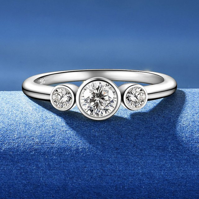 IOGOU D Drei-Stein-Moissanit-Diamantring, 925 Silber, Damen - Bild 1