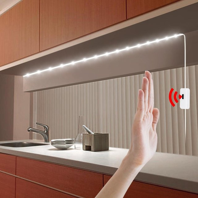 MALITAI LED-Unterschrankleuchte mit Handschwenk-Bewegungssensor und USB-Anschluss, Weiß - Bild 1