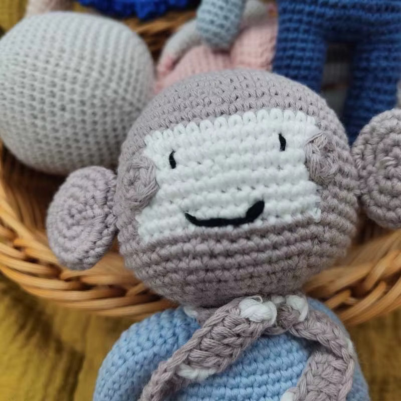 Handgemachte Kaninchen-Affen-Häkelpuppe, Stofftier, Plüschtier, bunt/mehrfarbig - Bild 2