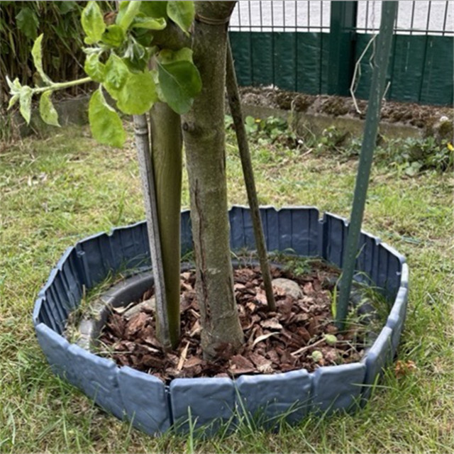 Kunststoff Gartensteine zur Beetbegrenzung und Rasenkante für die Landschaftsgestaltung im Hausgarten - Bild 1