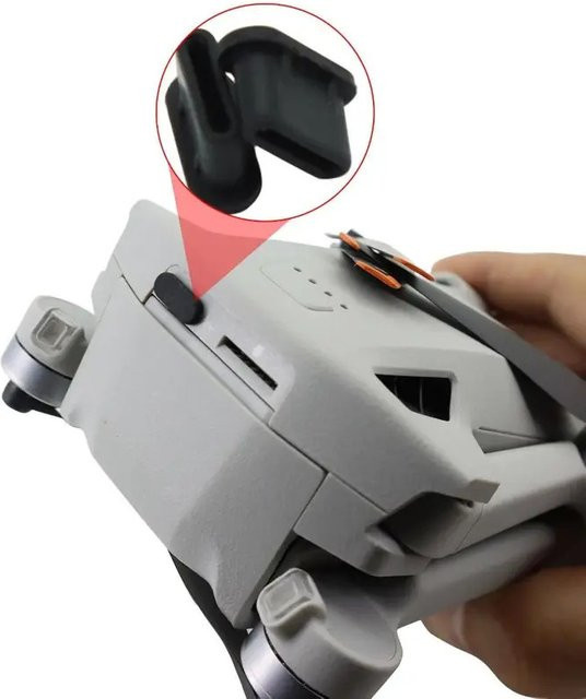 DJI Silikon-Staubsteckerabdeckung für Mini 3 Pro und Mini 4 Pro RC-Controller in Schwarz mit USB-C-Ladeanschlussschutz - Bild 1
