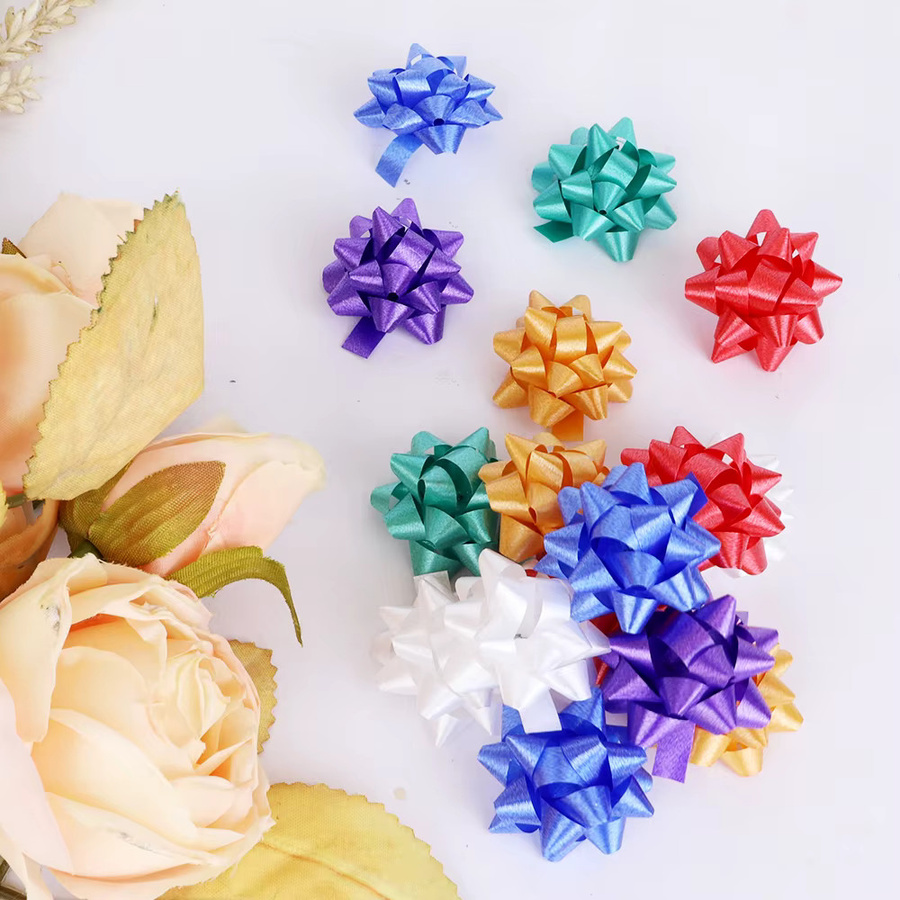 90 Stück selbstklebende Geschenkbox-Schleifen in Bunt mit Sternen für Weihnachten, Geburtstag und Hochzeit, Durchmesser: 3 cm - Bild 2