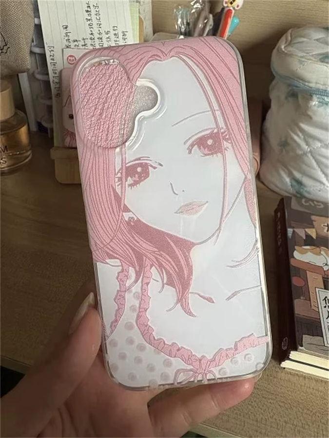 Potdemiel Anime Schutzhülle für iPhone in Rosa mit Glitzer-Effekt und Manga-Design - Bild 3