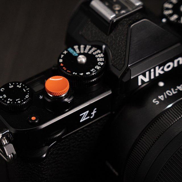 Konkaver Kamera-Auslöser aus reinem Kupfer mit Schraubverschluss in Braun für Leica, Canon, Nikon und Fujifilm X-T30, X-T20, X-T10, XT3 - Bild 1