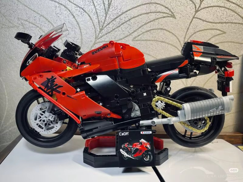CaDA Suzuki Hayabusa, Bausteine Replikat, 1.043 Teile, ab 14 Jahren - Bild 3