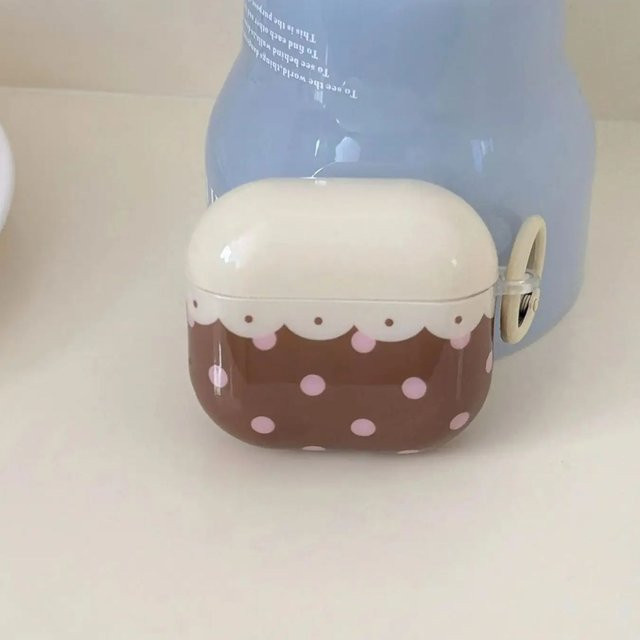 Schützende Kopfhörerhülle für Apple AirPods Pro 1 2 3 4 in Rosa und Braun mit gepunktetem Design und Spitzenkante - Bild 1