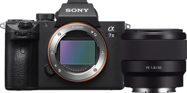 Sony A7 III Vollformat Systemkamera mit 50mm f/1.8 Objektiv in Schwarz - Bild 1