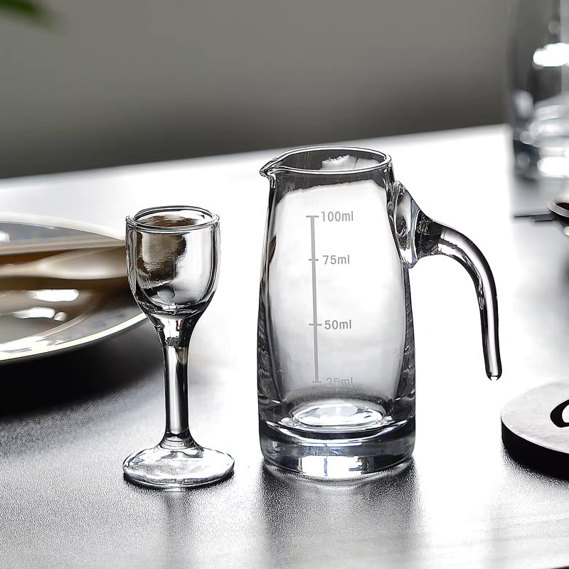 Chinesisches Baijiu-Set aus Glas mit transparentem Weinspender und Messskala, 100 ml Karaffe und 12 ml Schnapsglas - Bild 5