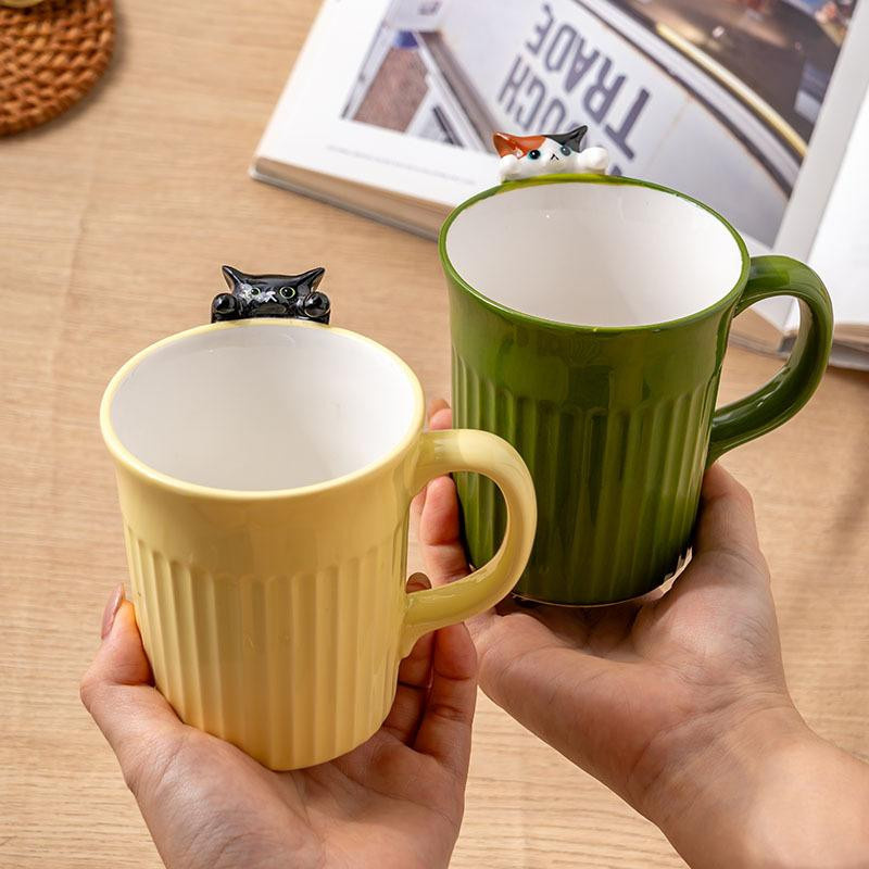 Niedliche Keramiktasse mit Katzenmotiv in Grün und Gelb, geprägtes Design, Volumen: 301-400 ml - Bild 4